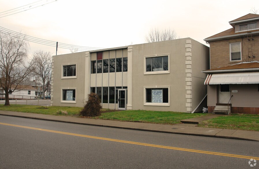 1558 Washington St E, Charleston, WV à louer - Photo du bâtiment - Image 3 de 21