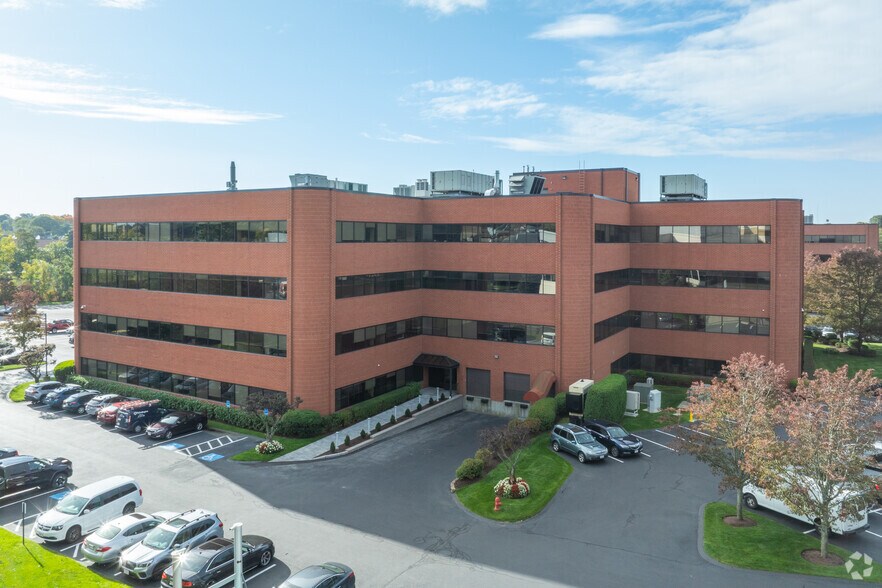 309 Waverley Oaks Rd, Waltham, MA à louer - Photo du bâtiment - Image 3 de 8