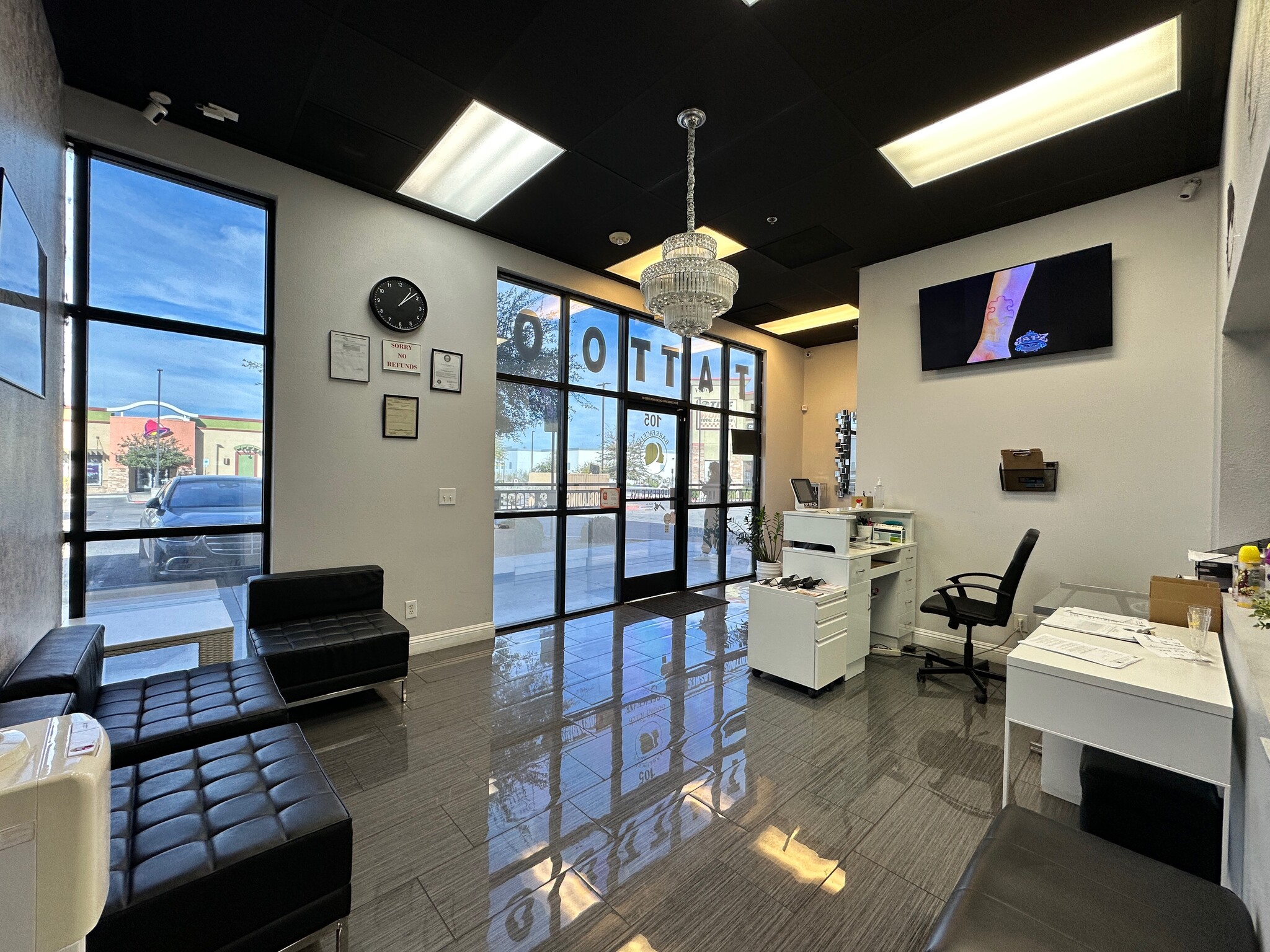 7060-7080 S Jones Blvd, Las Vegas, NV à louer Photo intérieure- Image 1 de 11