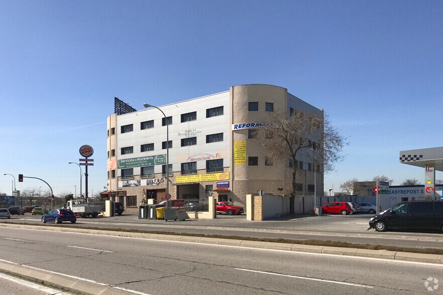 Avenida Real de Pinto, 158, Madrid, Madrid à louer - Photo principale - Image 1 de 4