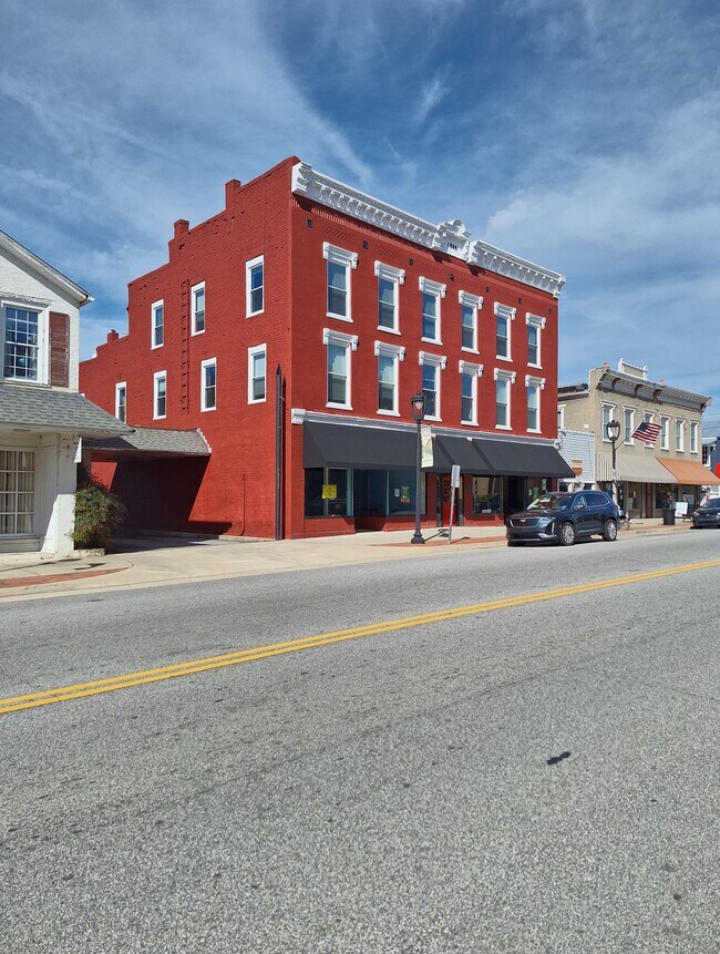 More details for 308 Virginia Ave, Clarksville, VA - Retail for Lease