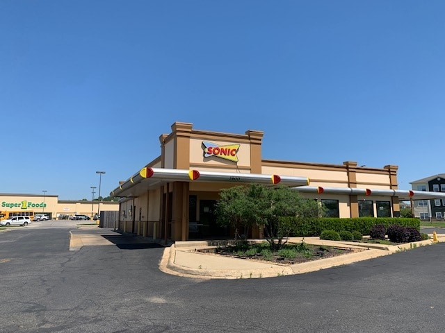 3900 University Pky, Natchitoches, LA for lease - Primary Photo - Image 1 of 1