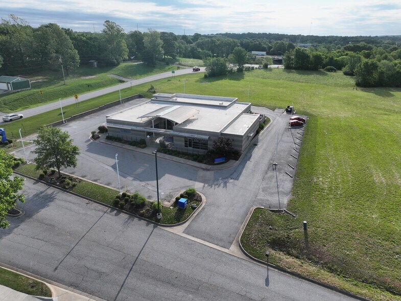 5201 Willow Creek Dr, Springdale, AR à vendre - Photo du bâtiment - Image 3 de 17