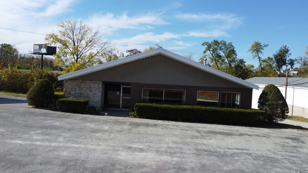 76 Clair St, Irwin, PA for lease - Building Photo - Image 2 of 10