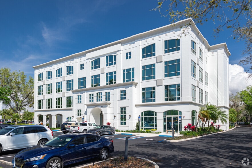 3838 Tamiami Trl N, Naples, FL for sale - Primary Photo - Image 1 of 7