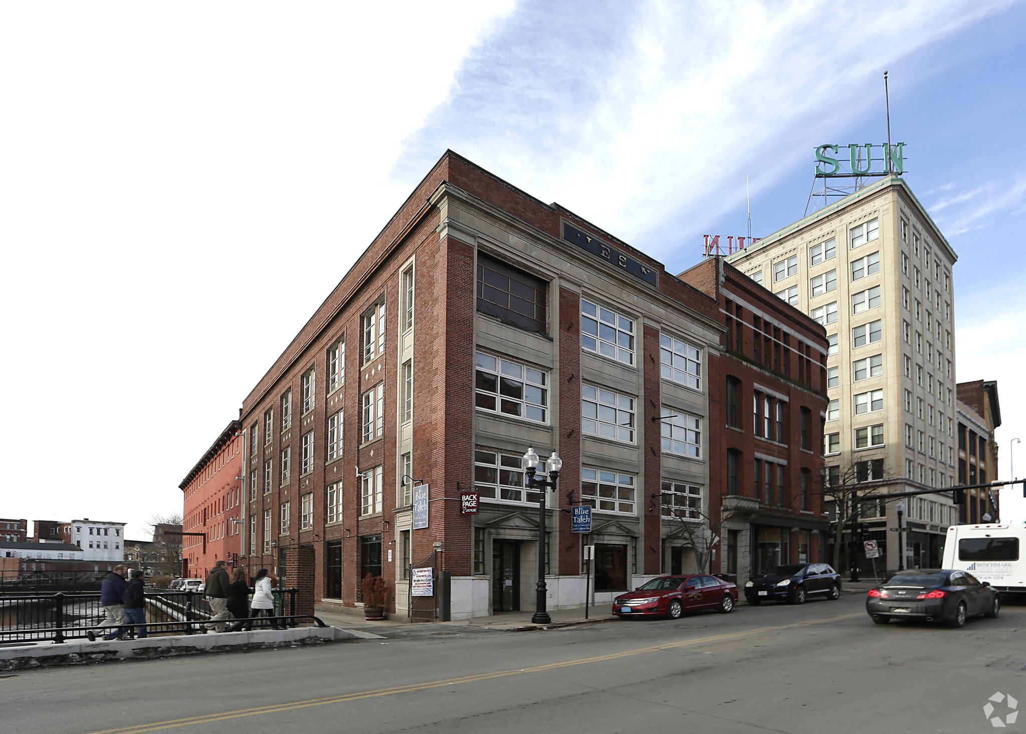 15 Kearney SQ 1st floor Condos portfolio of 2 properties for sale on LoopNet.ca Primary Photo- Image 1 of 32