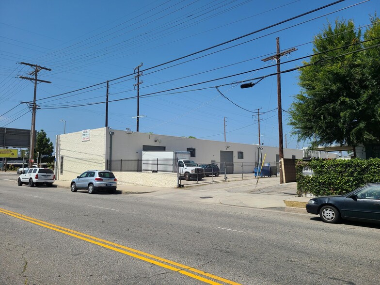 10605 Chandler Blvd, North Hollywood, CA à louer - Photo du bâtiment - Image 3 de 13