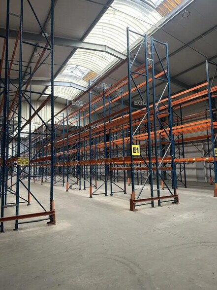 Industrial in Le Thillay for lease - Interior Photo - Image 3 of 6