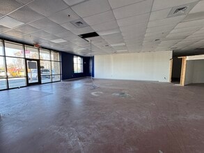 4401 W Wendover Ave, Greensboro, NC for lease Interior Photo- Image 2 of 4