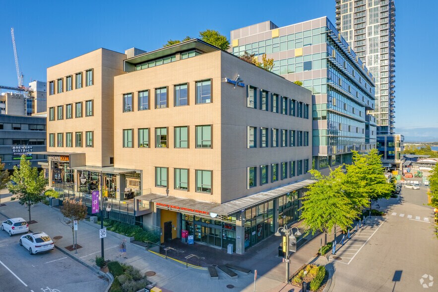 287 Nelson's Crt, New Westminster, BC à louer - Photo du bâtiment - Image 3 de 8