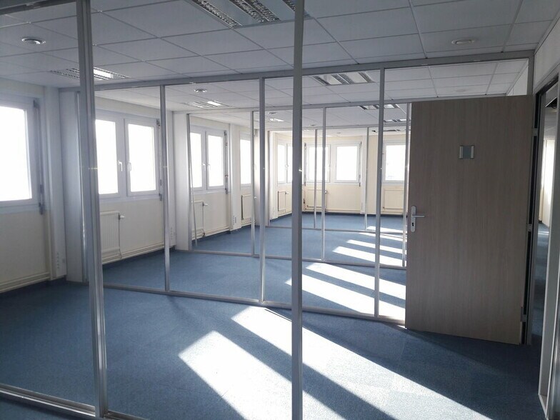 Office in Rouen for sale - Interior Photo - Image 3 of 12