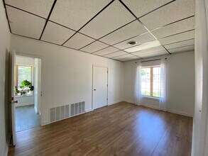1100 N Lincoln Ave, York, NE for lease Interior Photo- Image 2 of 4
