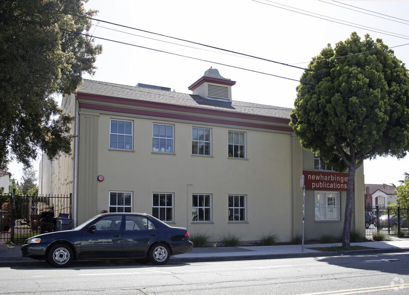 5720 Shattuck Ave, Oakland, CA for lease - Building Photo - Image 2 of 2