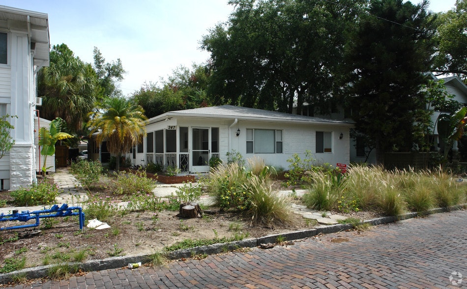 247 6th Ave N, Saint Petersburg, FL à vendre - Photo principale - Image 1 de 2