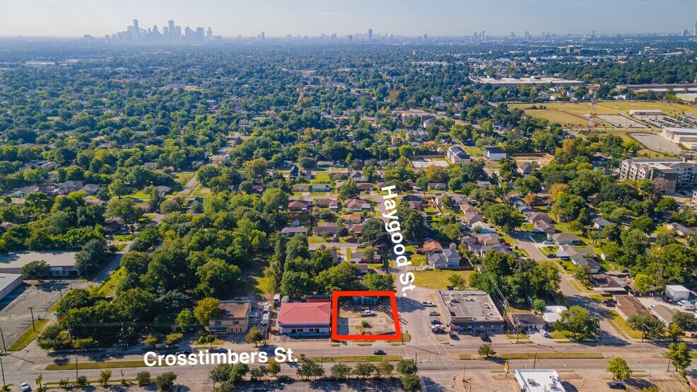 502 Crosstimbers, Houston, TX à vendre - Photo du bâtiment - Image 3 de 9