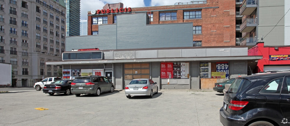 128 Richmond St E, Toronto, ON à louer - Photo du bâtiment - Image 2 de 2