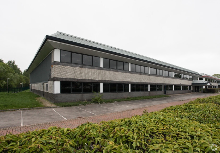 4 Pagoda Park, Swindon for lease - Building Photo - Image 2 of 4