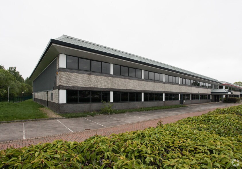 4 Pagoda Park, Swindon à vendre - Photo du bâtiment - Image 2 de 4