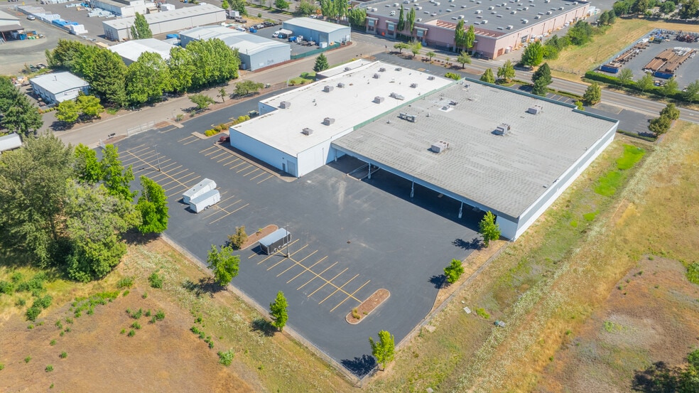 3403 W 7th Ave, Eugene, OR à louer - Photo du bâtiment - Image 3 de 47