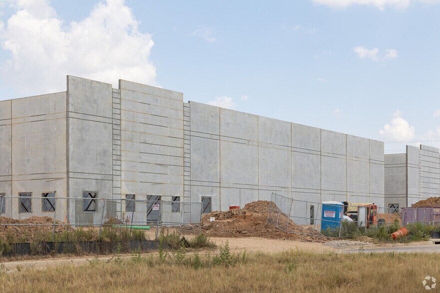 2694 Twinwood Pky, Brookshire, TX for sale - Building Photo - Image 1 of 1