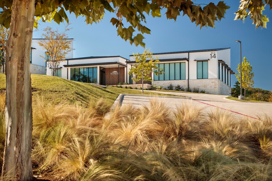 3502 Wild Cherry Dr, Austin, TX à vendre - Photo du bâtiment - Image 3 de 14