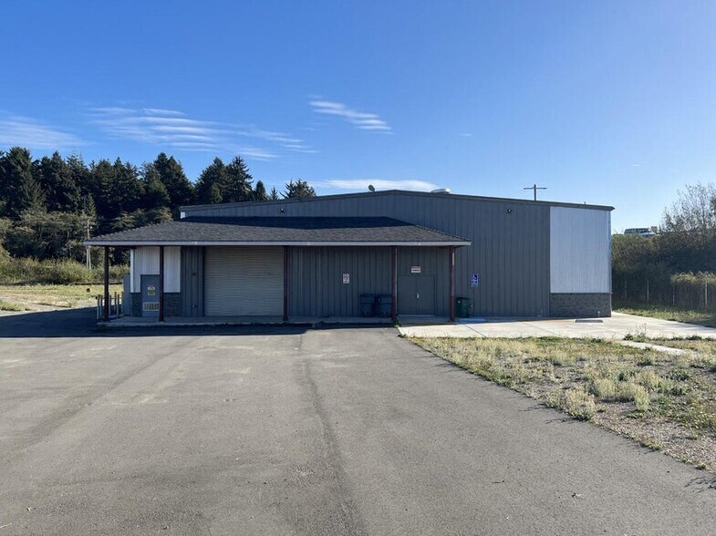 3749 W End Rd, Arcata, CA à louer - Photo du b timent - Image 1 de 31