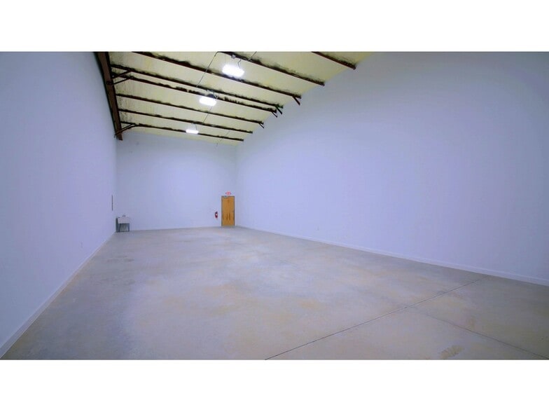 7688 183A Frontage Rd, Leander, TX for lease - Interior Photo - Image 3 of 16