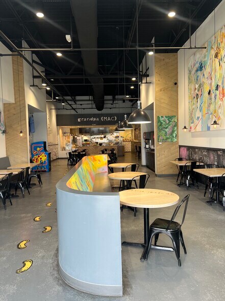 18756 Coastal Hwy, Rehoboth Beach, DE à vendre - Photo intérieure - Image 3 de 24