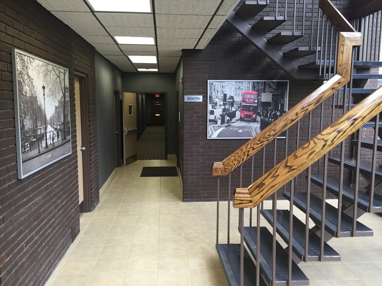 34 Jerome Ave, Bloomfield, CT à louer - Photo intérieure - Image 3 de 4