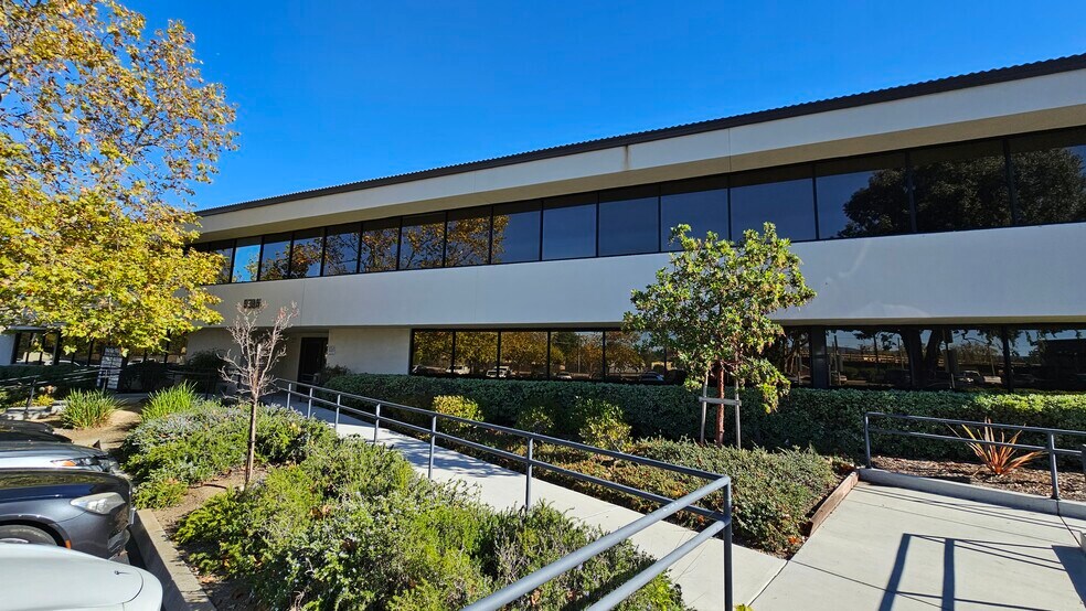 5589 Winfield Blvd, San Jose, CA à louer - Photo du bâtiment - Image 2 de 12