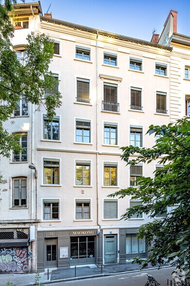 Retail in Lyon for lease - Primary Photo - Image 1 of 1