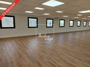 Office in Lieusaint for lease Interior Photo- Image 1 of 7