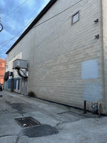 122 Templeton Way, Kittanning, PA for sale - Building Photo - Image 2 of 14