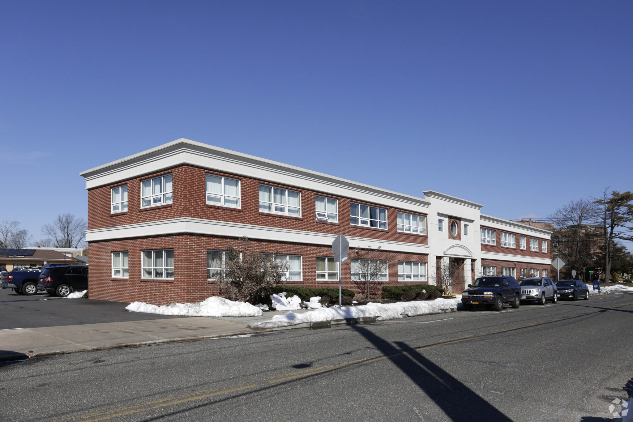 31 Oak St, Patchogue, NY for lease Primary Photo- Image 1 of 7