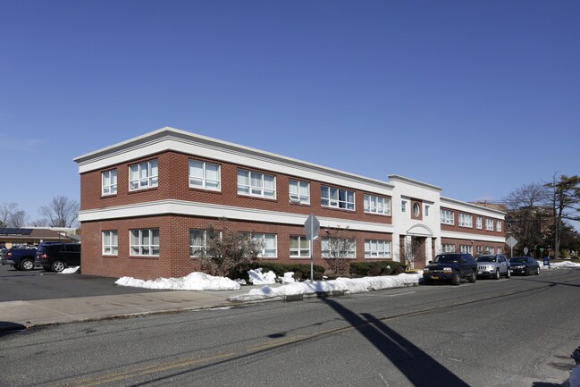 Plus de détails pour 31 Oak St, Patchogue, NY - Bureau à louer