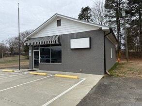 7010 Doral Dr, Tobaccoville, NC à vendre Photo intérieure- Image 2 de 13