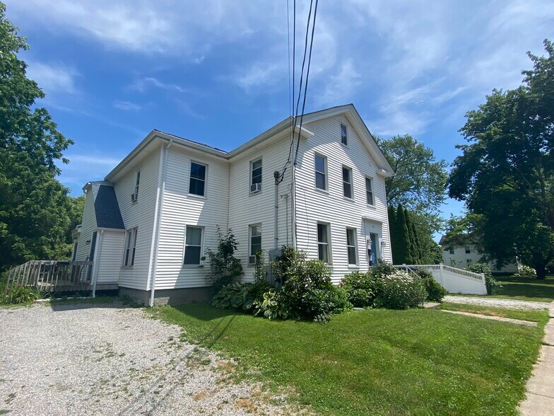 51 Pearl St, Guilford, CT à vendre - Photo principale - Image 2 de 14