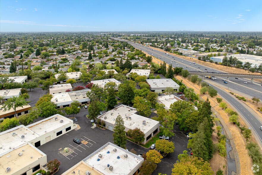 10304 Placer Ln, Sacramento, CA à vendre - Aérien - Image 2 de 24