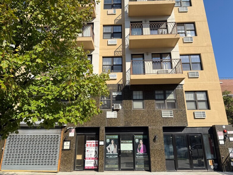 144-77 Barclay Ave, Flushing, NY à louer - Photo du bâtiment - Image 2 de 6