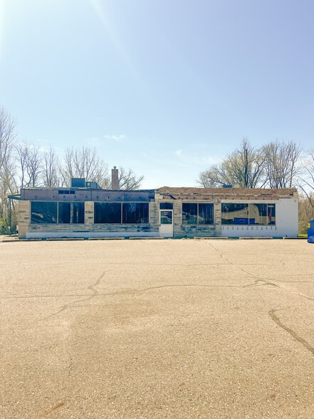 1200 E Columbia Ave, Battle Creek, MI for sale - Primary Photo - Image 1 of 1