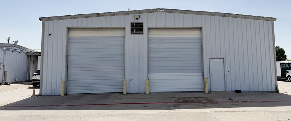 3212 E Abram St, Arlington, TX for lease - Building Photo - Image 3 of 7