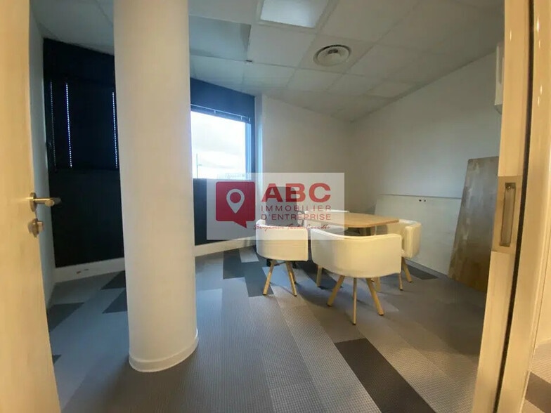 Office in Montpellier for lease - Interior Photo - Image 3 of 5