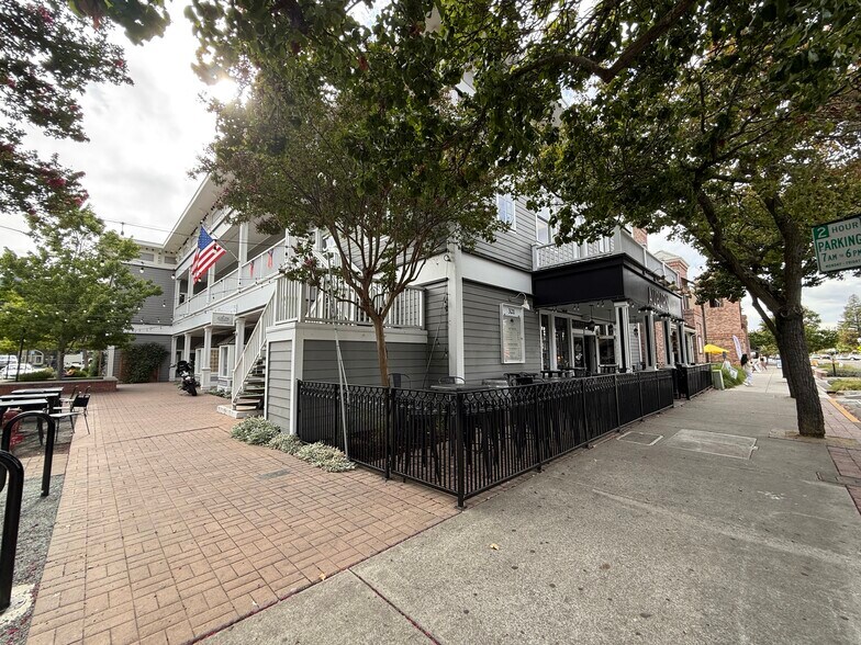 321 Hartz Ave, Danville, CA à vendre - Photo du bâtiment - Image 2 de 16