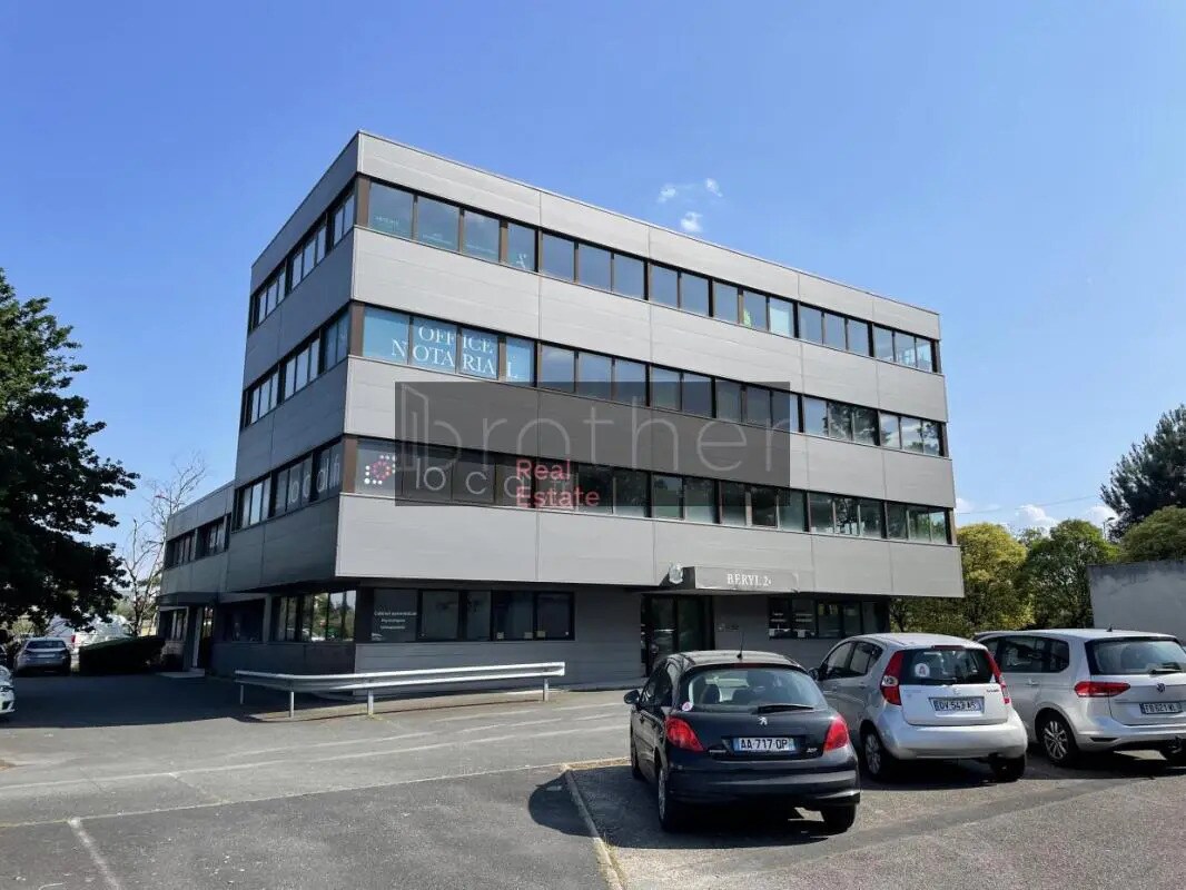 Office in Mérignac for lease Building Photo- Image 1 of 6