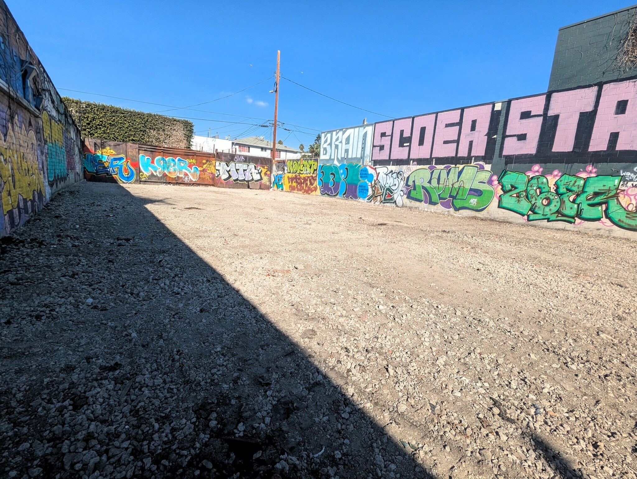 5747 Melrose Ave, Los Angeles, CA à louer Photo du bâtiment- Image 1 de 8