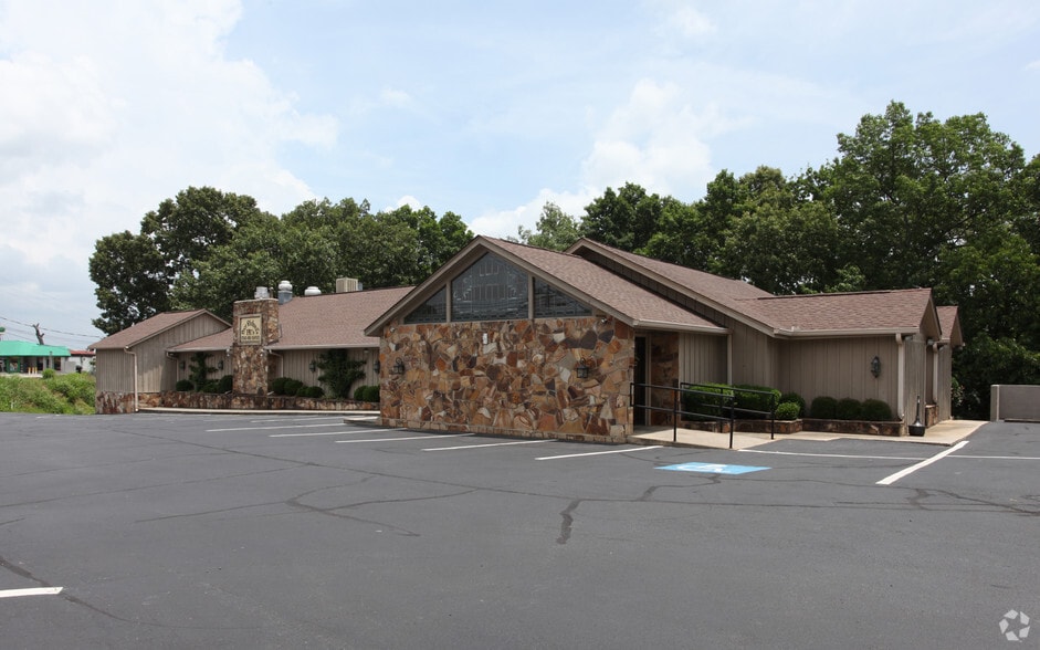 1702 Park Hill Dr, Gainesville, GA for sale - Primary Photo - Image 1 of 199