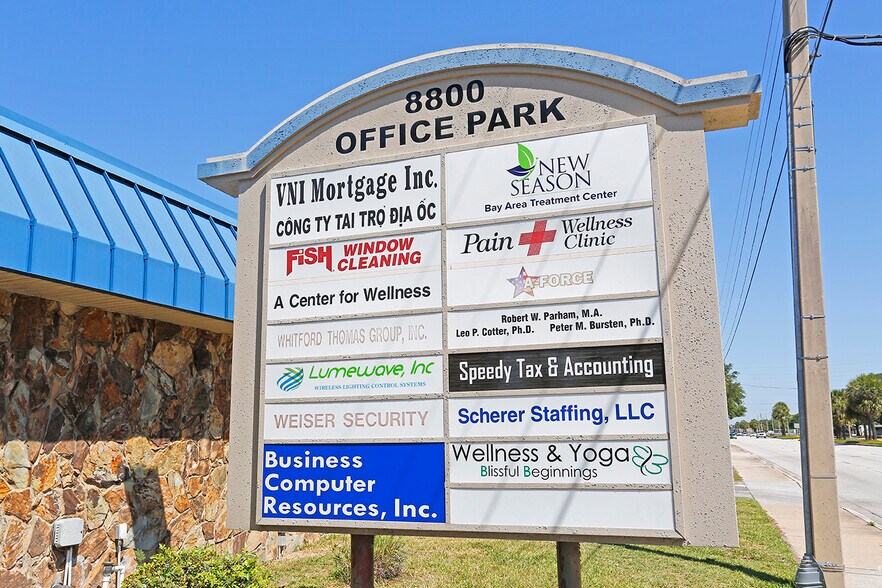 8800 49th St N, Pinellas Park, FL à vendre - Photo du bâtiment - Image 2 de 13