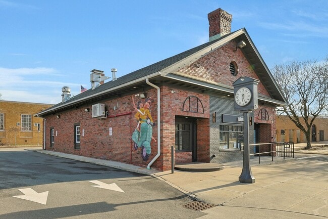 Plus de détails pour 50 Lafayette Ave, Suffern, NY - Commerce de détail à vendre