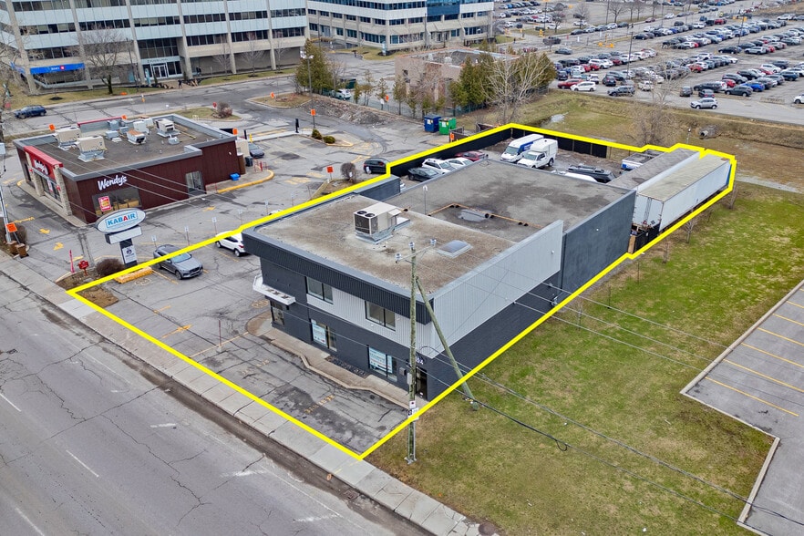150 Boul Saint-Martin O, Laval, QC à louer - Photo du bâtiment - Image 2 de 27