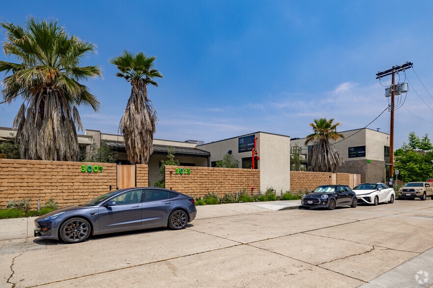 3013 Gilroy St, Los Angeles, CA for lease - Building Photo - Image 2 of 24